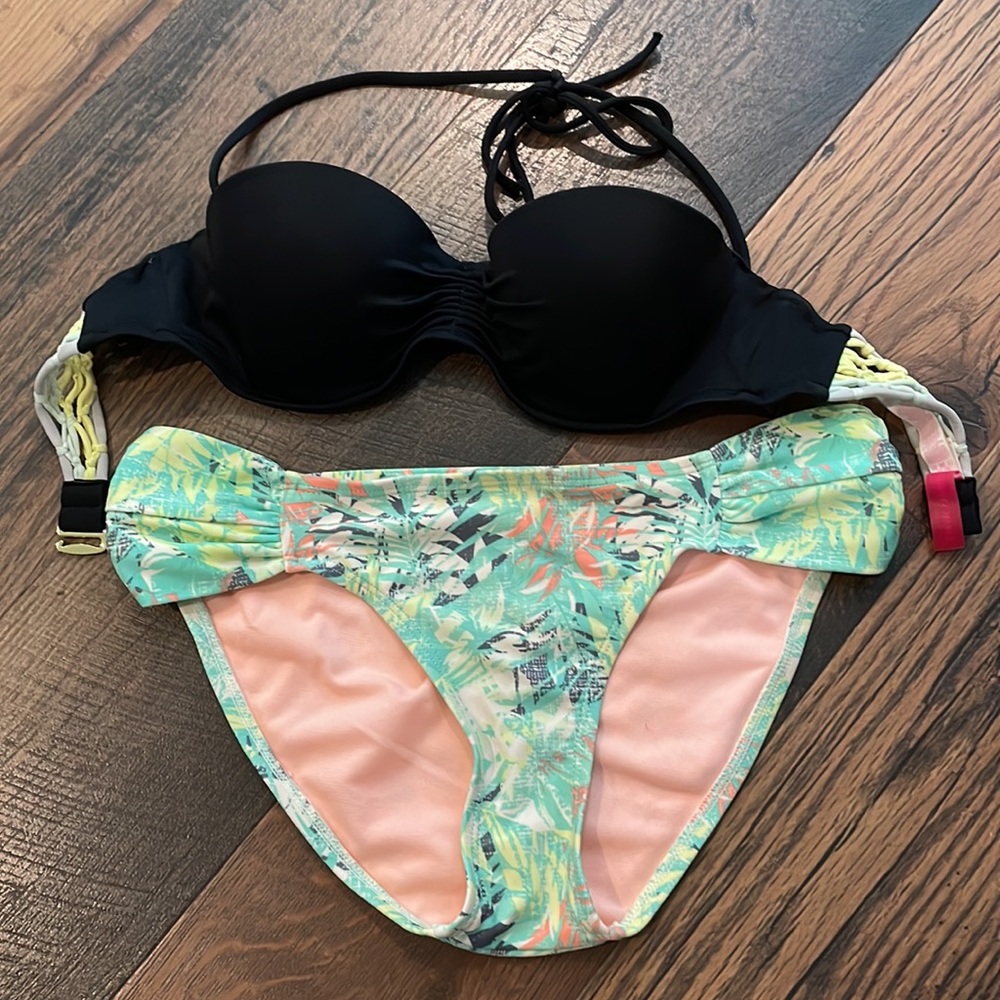 Xhilaration swim bottoms sz M